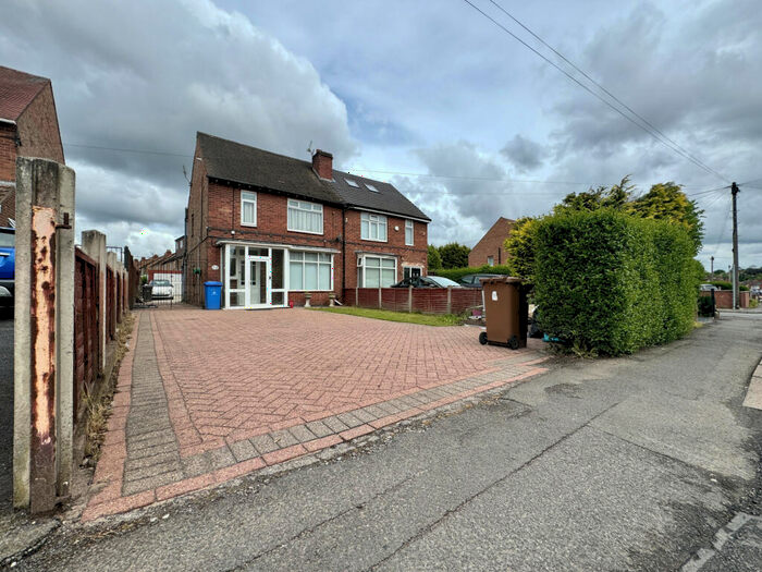 3 Bedroom Semi-Detached House To Rent In Littleover Lane, Derby, DE23