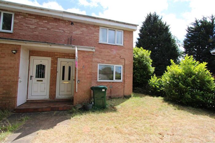 1 Bedroom Apartment To Rent In Santa Monica Grove, Bradford, BD10