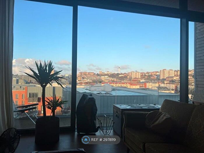 2 Bedroom Flat To Rent In Little Bishop Street, Bristol, BS2