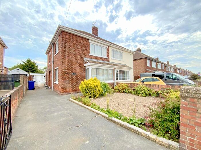 3 Bedroom Semi-Detached House For Sale In Dugard Road, Cleethorpes, DN35