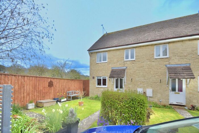3 Bedroom Semi-Detached House For Sale In Clayfurlong Grove, Kemble, Cirencester, GL7