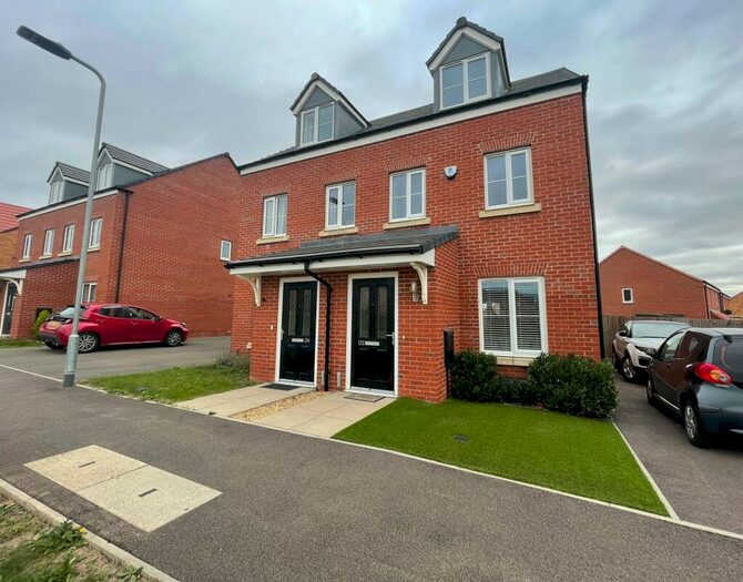 3 Bedroom Semi-Detached House To Rent In Bellona Drive, Stanground South, Peterborough, PE2