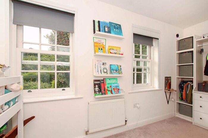 2 Bedroom Cottage For Sale In Park Road, Tring, HP23