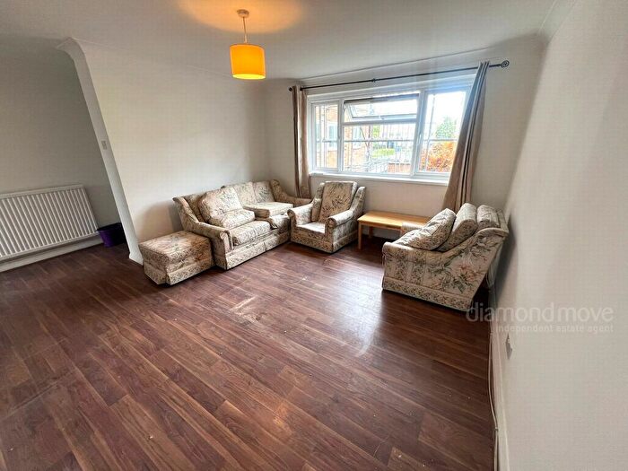 2 Bedroom Flat To Rent In Jersey Road, Hounslow, TW3