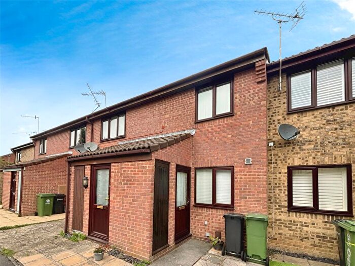 2 Bedroom Maisonette To Rent In Green Farm Gardens, Portsmouth, Hampshire, PO3