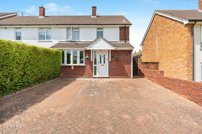 3 Bedroom Semi-Detached House For Sale In Robin Hill, Bedford, MK41