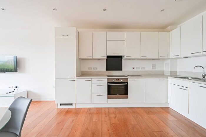 2 Bedroom Flat For Sale In Navigation Road, Tower Hamlets, London, E3