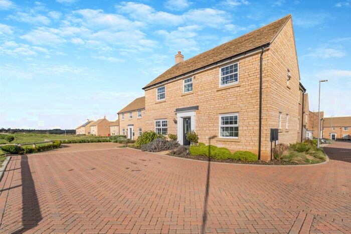 4 Bedroom Detached House For Sale In Sissons Close, Barnack, Stamford, PE9