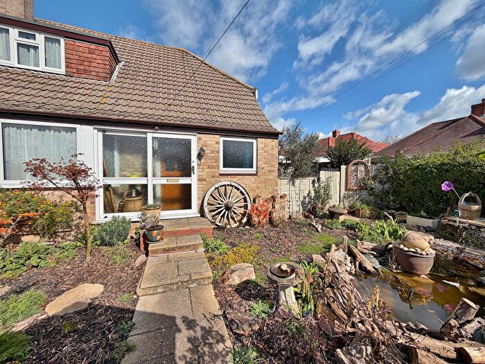 4 Bedroom Semi-Detached Bungalow For Sale In Seaview Avenue, Portchester, PO16