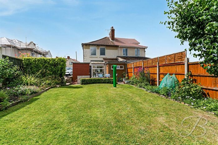 3 Bedroom Semi-detached House For Sale In Mosscar Close, Warsop, Mansfield, NG20