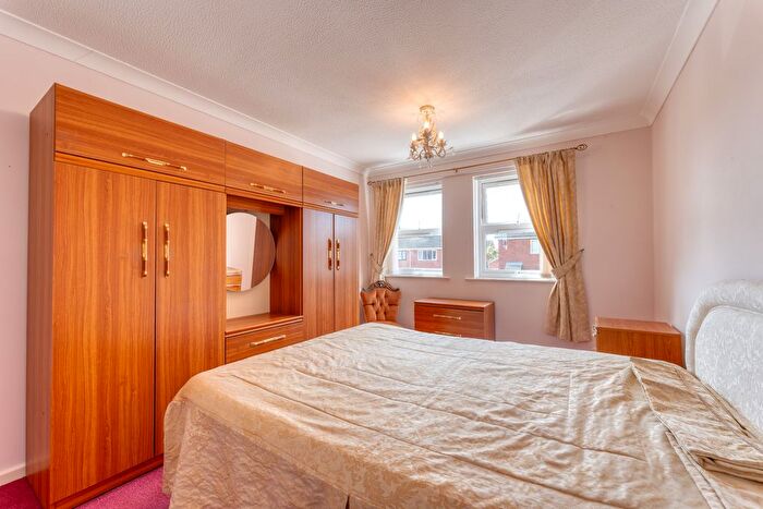 2 Bedroom End Terrace House For Sale In Bishopdale, Worksop, S81