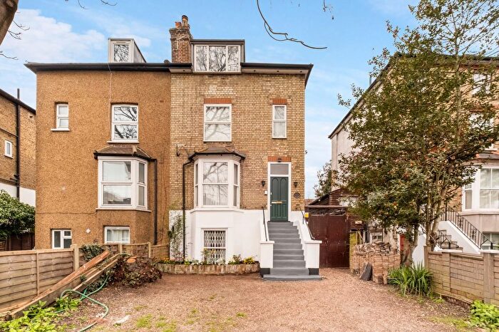 3 Bedroom Flat For Sale In Kingston Road, Wimbledon, London, SW19
