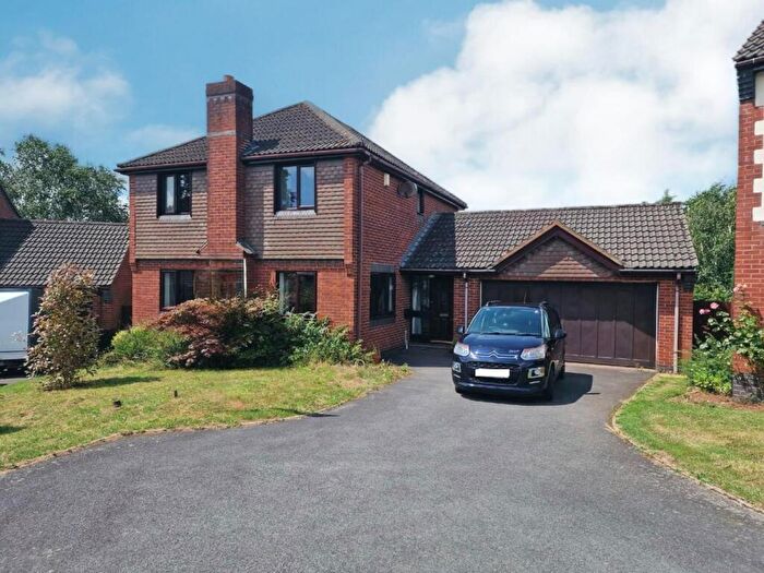 4 Bedroom Detached House For Sale In Tidcombe Close, Tiverton, EX16