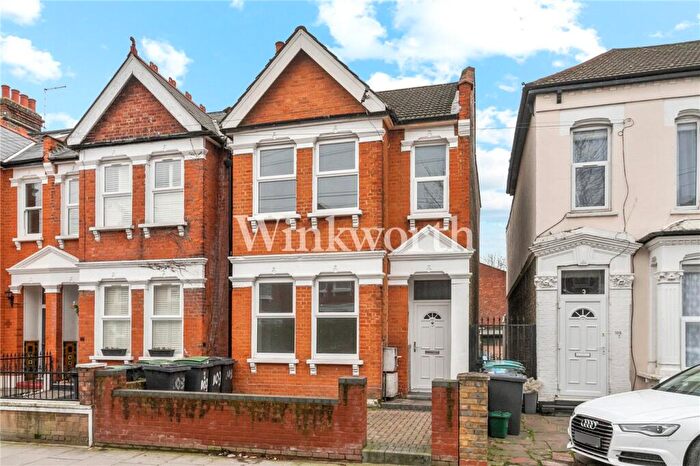 3 Bedroom End Of Terrace House To Rent In Broadwater Road, Tottenham, N17