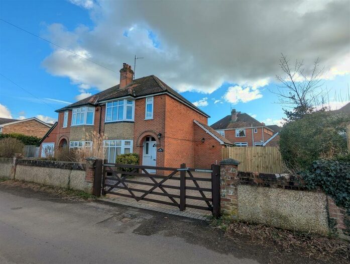 3 Bedroom Semi-Detached House To Rent In ** Fantastic Views ** Britford Lane, Salisbury, SP2