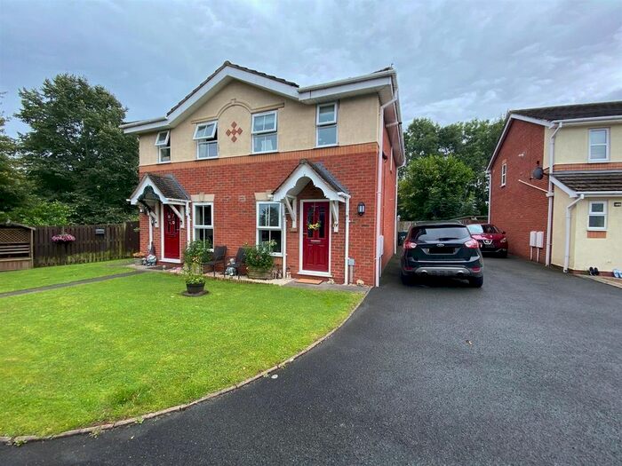 2 Bedroom Semi-Detached House For Sale In Dogwood Close, Malvern, WR14