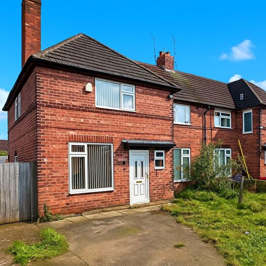 4 Bedroom Semi Detached House For Sale In Parkfield Road, Northwich, Cheshire, CW9