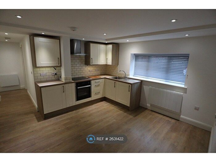 1 Bedroom Flat To Rent In Grayton House, Eastleigh, SO50