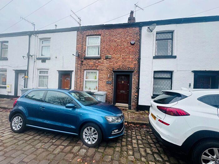 2 Bedroom Terraced House To Rent In West St, Macclesfield, SK11