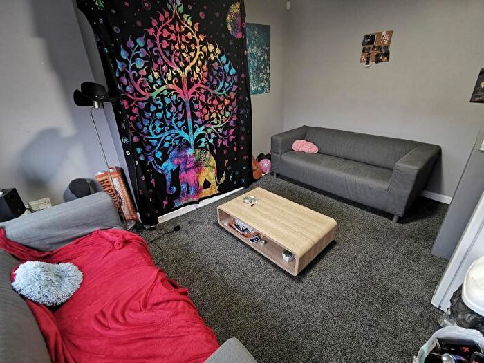 3 Bedroom Terraced House To Rent In Mayville Avenue, Hyde Park, Leeds, LS6