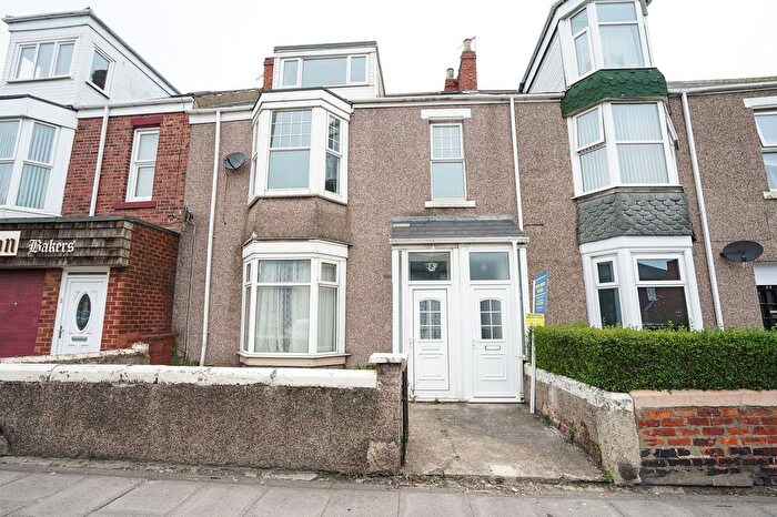 4 Bedroom Maisonette To Rent In Stanhope Road, South Shields, Tyne Amp; Wear, NE33