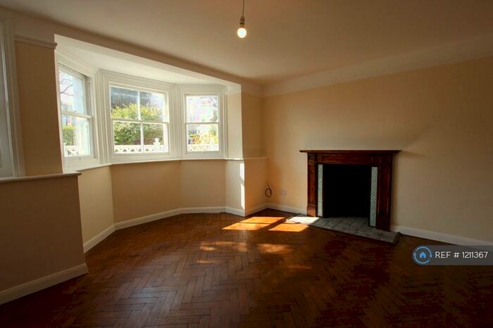 1 Bedroom Flat To Rent In Capel Terrace, Southend-On-Sea, SS1