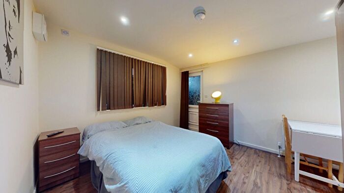 Studio To Rent In Cranhurst Road, London, NW2