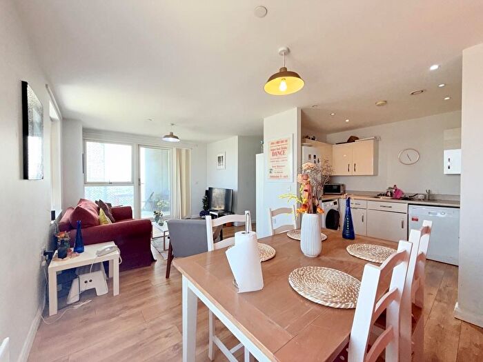 2 Bedroom Flat For Sale In Cannon Road, London, N17