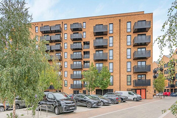 1 Bedroom Flat For Sale In Middle Road, Hanwell, W7