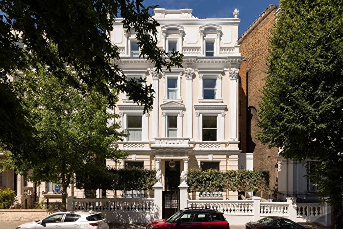 4 Bedroom Flat For Sale In Pembridge Gardens, London, W2