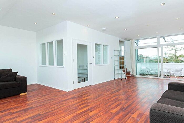 3 Bedroom Flat To Rent In Stratford Villas, Camden Square, NW1