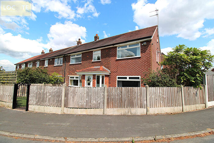 4 Bedroom End Of Terrace House For Sale In Ascot Drive, Flixton, M41