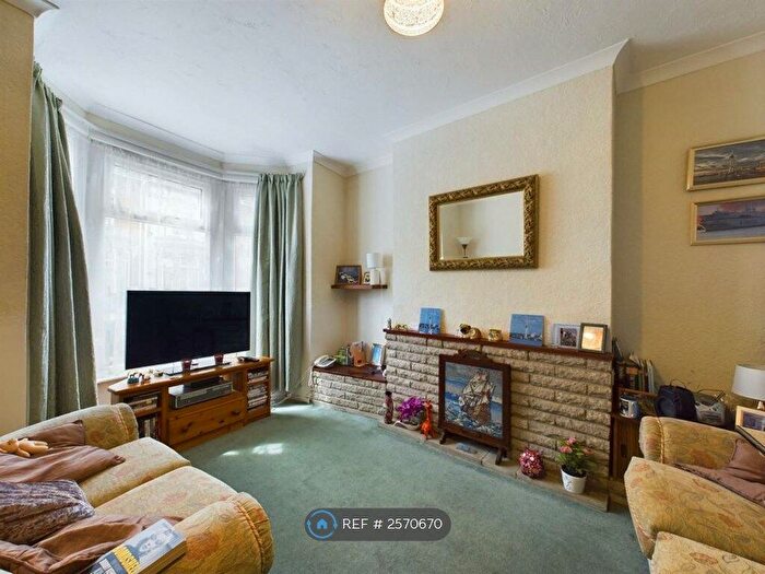 1 Bedroom Flat To Rent In Seagrove Road, Portsmouth, PO2