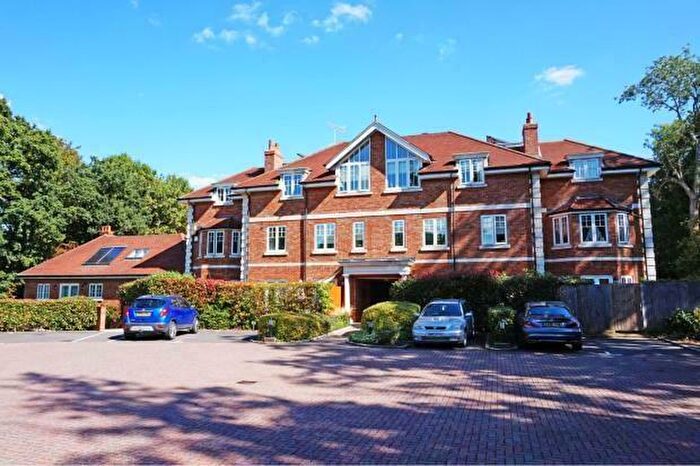 4 Bedroom Town House For Sale In Edenbrook Place, RH7