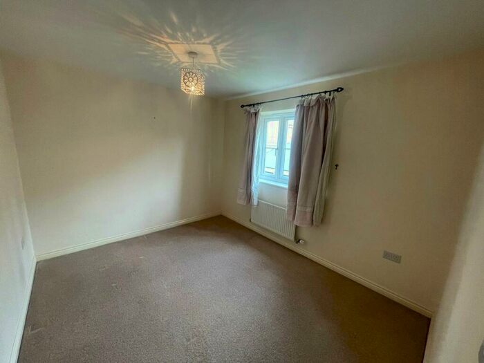 3 Bedroom Detached House To Rent In Honey Pot Fold, Baildon, Shipley, West Yorkshire, Uk, BD17