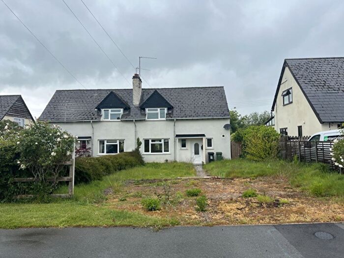 3 Bedroom Semi-Detached House For Sale In Pensham Hill, Pershore, WR10