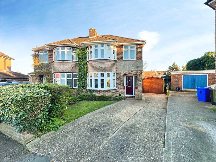 3 Bedroom Semi Detached House For Sale In Orchard Gardens, Aldershot, Hampshire, GU12