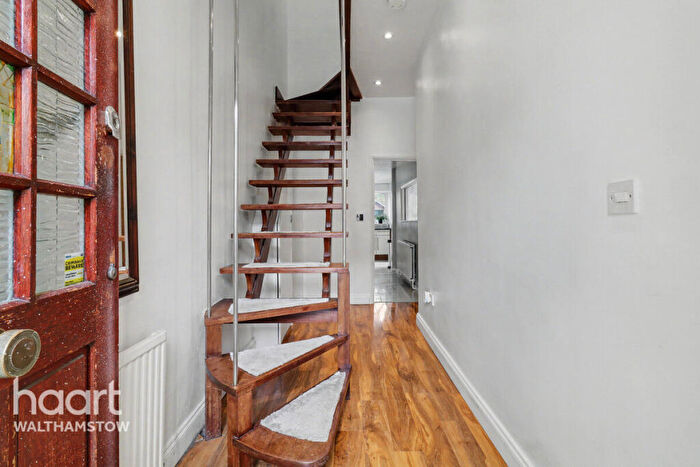 3 Bedroom Terraced House For Sale In Salop Road, Walthamstow, E17