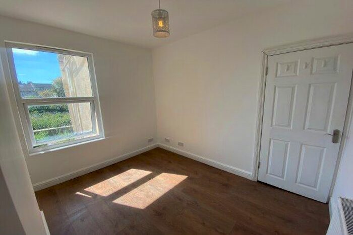 2 Bedroom Property To Rent In Temple Street, Bristol, BS3