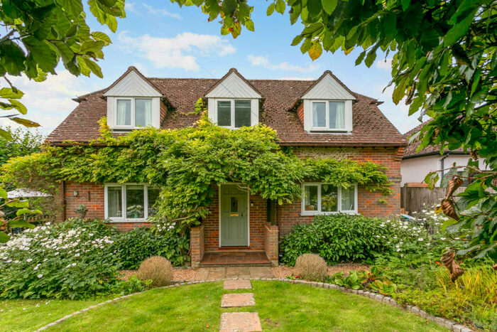 3 Bedroom Detached House To Rent In Marlow Road, Lane End, HP14