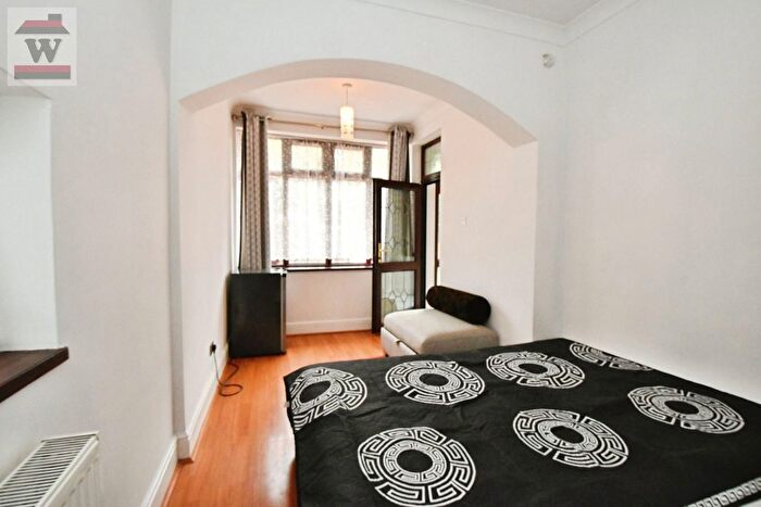 1 Bedroom Studio To Rent In Wood Lane, Osterley, TW7