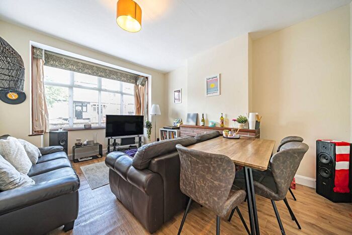 4 Bedroom Terraced House To Rent In Fishponds Road, Tooting Bec, London, SW17