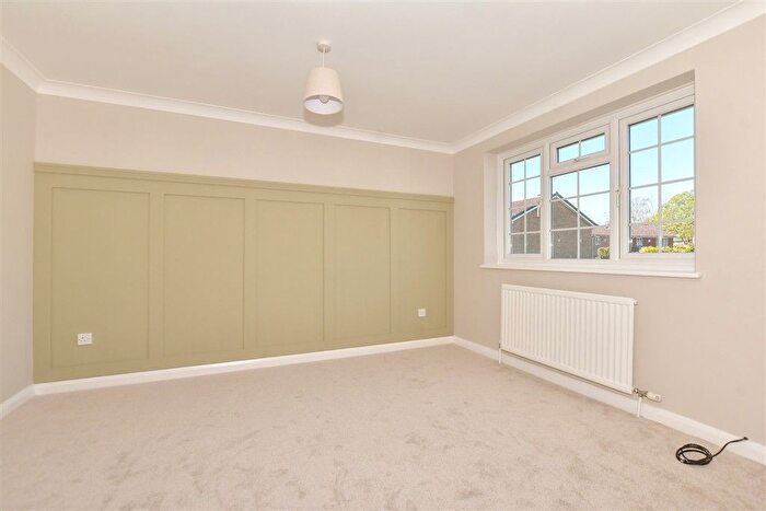 1 Bedroom Semi-Detached House For Sale In Newbury Close, Folkestone, Kent, CT20