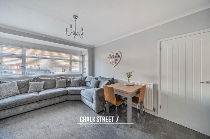 3 Bedroom Terraced House For Sale In Roseberry Gardens, Upminster, RM14