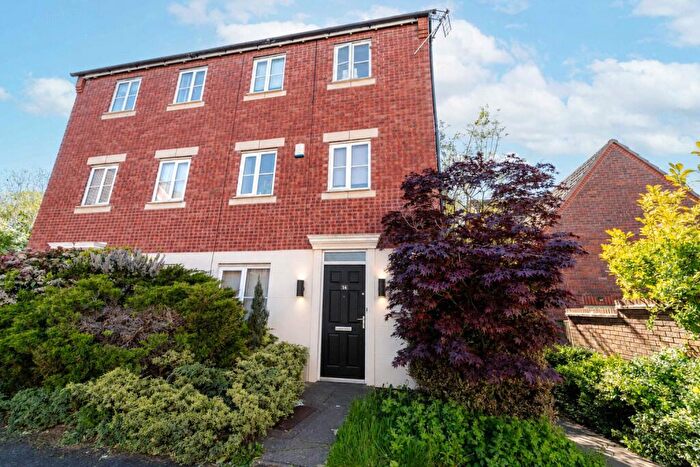 1 Bedroom Semi Detached House To Rent In Warmstry Road, Bromsgrove, Worcestershire, B60