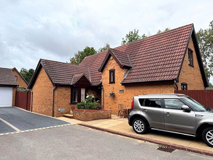 4 Bedroom Detached Bungalow For Sale In Goldney Court, Milton Keynes, MK4