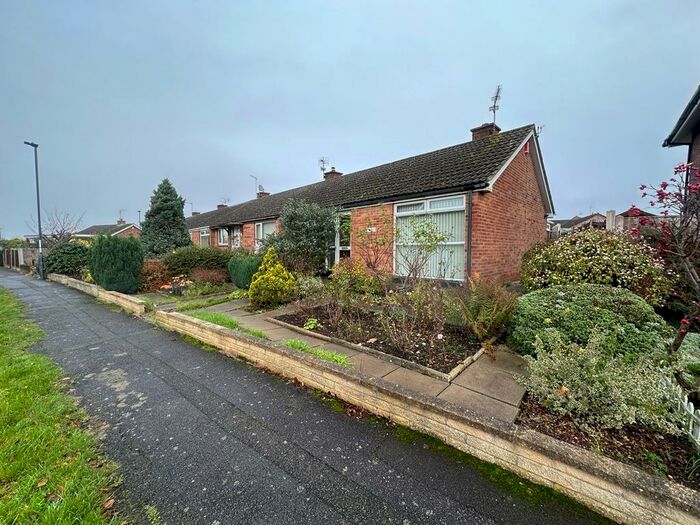 2 Bedroom Bungalow To Rent In Melbourne Close, Allestree, Derby, DE22