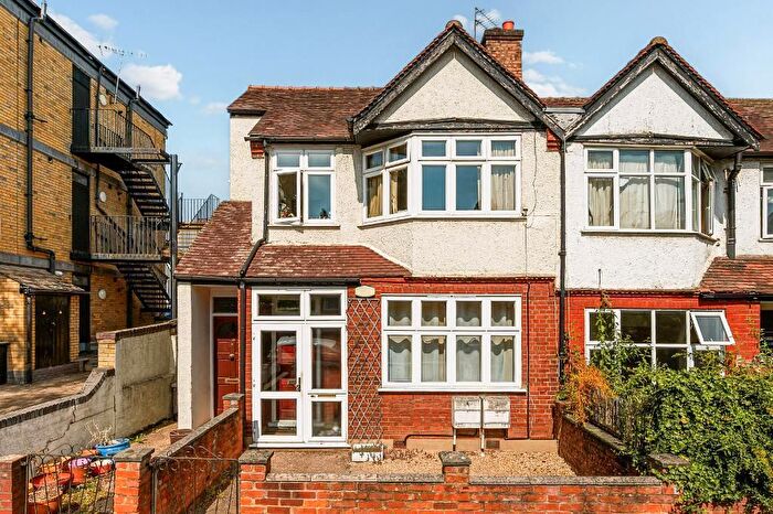 1 Bedroom Flat For Sale In Radbourne Avenue, Ealing, London, W5