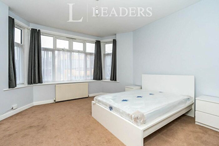 2 Bedroom Apartment To Rent In Devonshire Road, Southampton, SO15