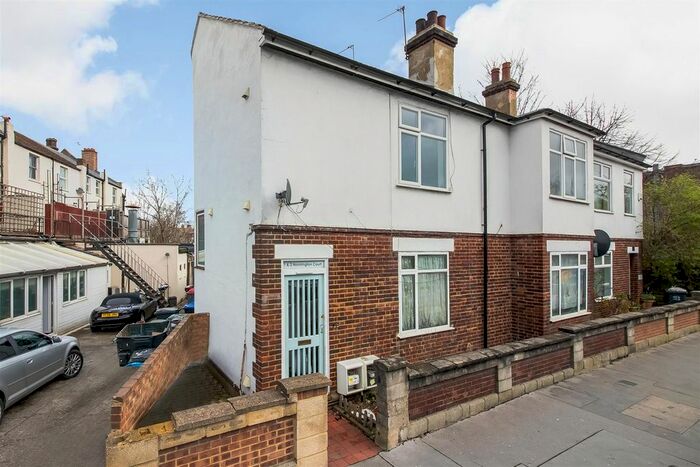 2 Bedroom Maisonette To Rent In Bingham Road, Addiscombe, Croydon, CR0